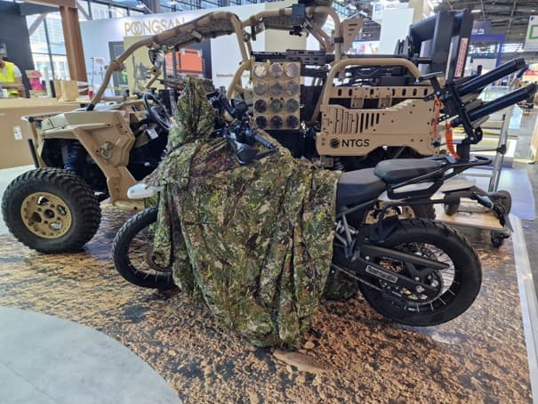 Etvolis LLMV equipped with the TR Equipment 40 mm / 56 mm launcher system on display at Eurosatory